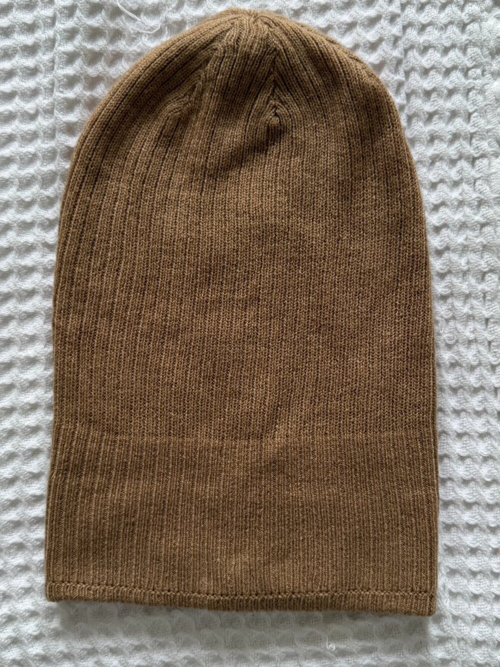 Aritzia Sunday Best Snowflake Ribbed Beanie - Picture 7 of 7